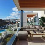 Serenity Sky Views Penthouse 公寓 丰希罗拉