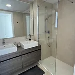 Serenity Sky Views Penthouse 丰希罗拉