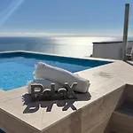 Serenity Sky Views Penthouse 公寓 丰希罗拉