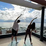 Serenity Sky Views Penthouse 丰希罗拉