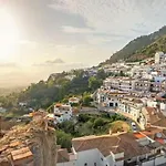 Serenity Sky Views Penthouse 公寓 丰希罗拉