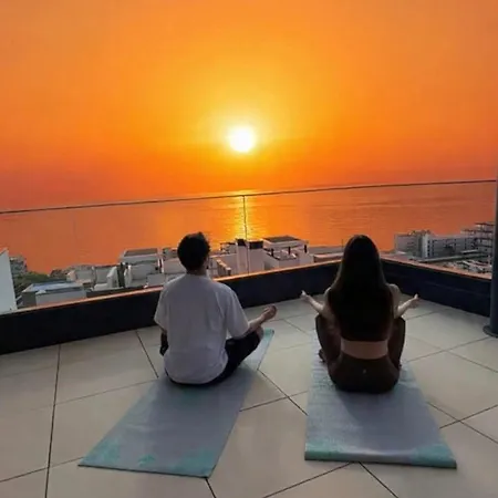 Serenity Sky Views Penthouse 아파트 푸엔히롤라
