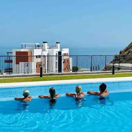 Serenity Sky Views Penthouse Apartamento