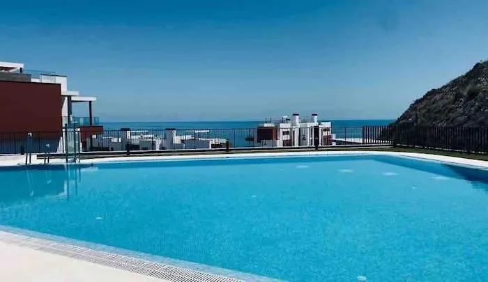 Serenity Sky Views Penthouse Apartment *