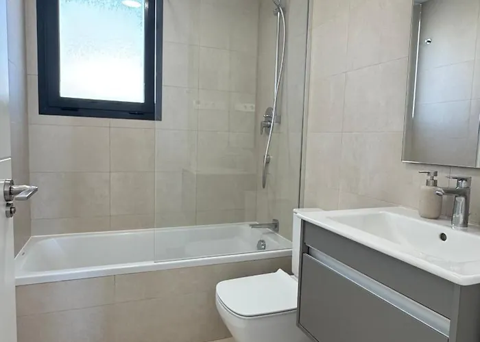 Serenity Sky Views Penthouse Apartment *