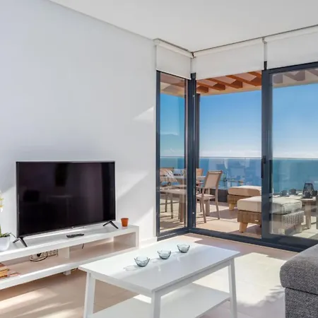 Serenity Sky Views Penthouse Апартаменты Фуэнхирола